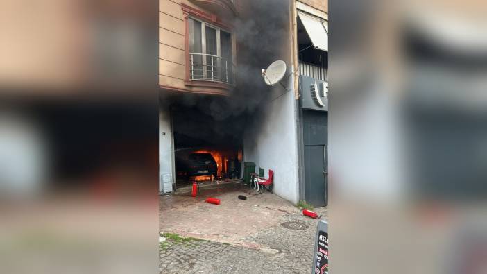 Alevler içinde kalan otomobil, tamirhaneyi küle çevirdi: 'Bir anda patlama oldu'