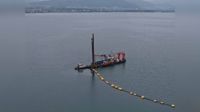 İzmit Körfezi Dip Çamuru Temizliği Projesi'nde 2. etap çalışmaları devam ediyor