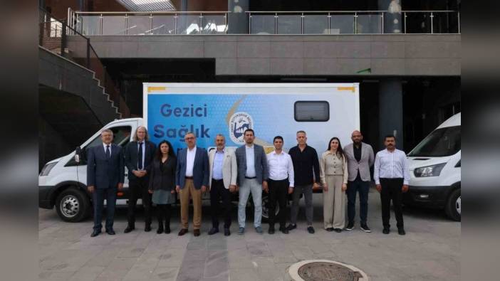 Hatay Büyükşehir Belediyesi'ne iki gezici sağlık aracı