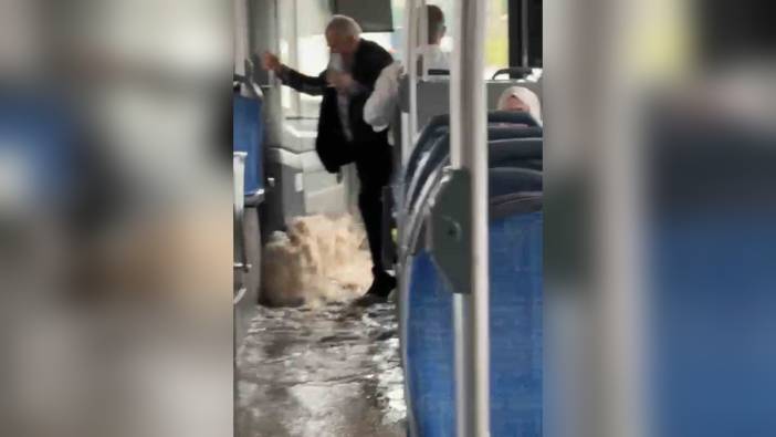 Diyarbakır'da dolu ve sağanak yağış: Otobüs su altında kaldı