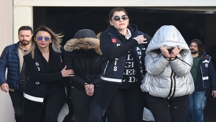 Kuyumcudan 3,5 milyonluk altın çalan 5'i yabancı uyruklu 8 kişi yakalandı