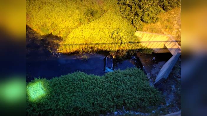 Maltepe'de otomobil gölete uçtu: Sürücü kurtarıldı