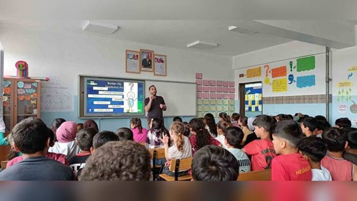 Dicle Karagömü Ortaokulu'nda 'Teknolojinin Karanlık Yüzü' konulu bilim söyleşisi