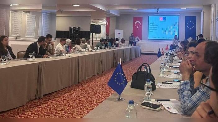 Denizli'de iklim değişikliği eğitimi: Sektör temsilcileri bir araya geldi