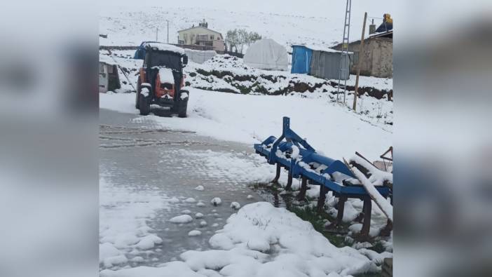 Aşkale'de Kar Taneleri Ekini Vurdu: Köyler Beyaza Büründü