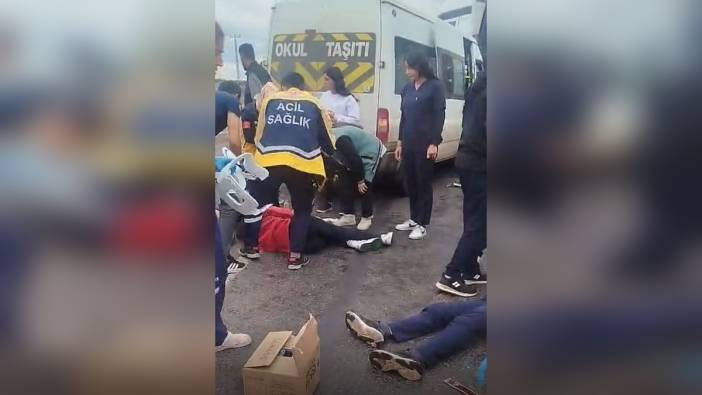 Şanlıurfa'da Öğrenci servisi TIR'a çarptı: 8 öğrenci yaralandı