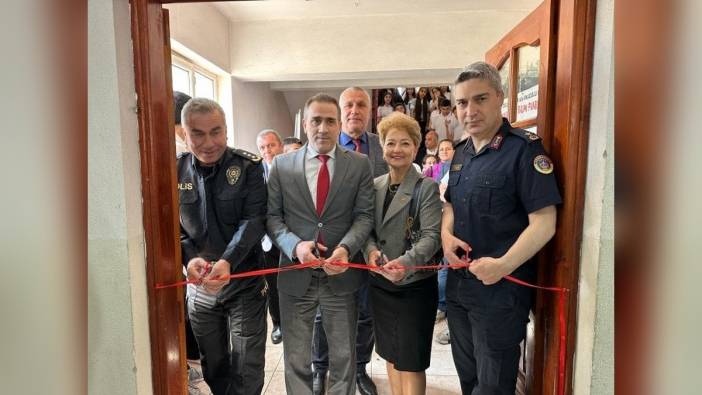 Kaymakam Memiş, Celal Toraman Anadolu Lisesi'nin TÜBİTAK Bilim Fuarı açılışını yaptı