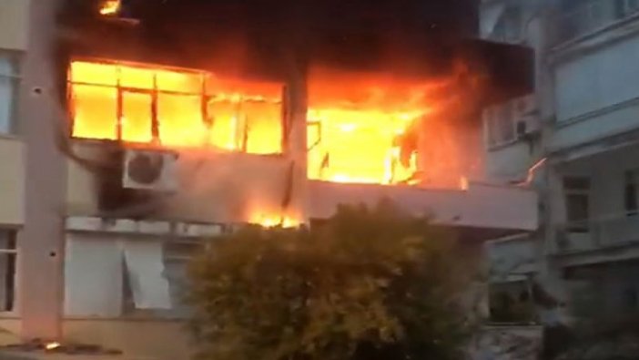 Finike'de ev yangını