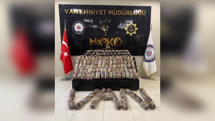 Van'da nakliye aracında 84 kilo esrar ele geçirildi: İki şüpheli tutuklandı