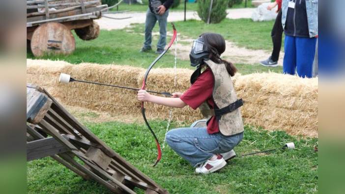 Çorum'da Liseler Arası Ok Savaşları Yarışması: Özejder Sosyal Bilimler Lisesi Birinci Oldu
