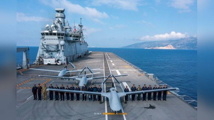 Tcg Anadolu'dan havalanan Bayraktar TB3 SİHA'lar hedefi vurdu