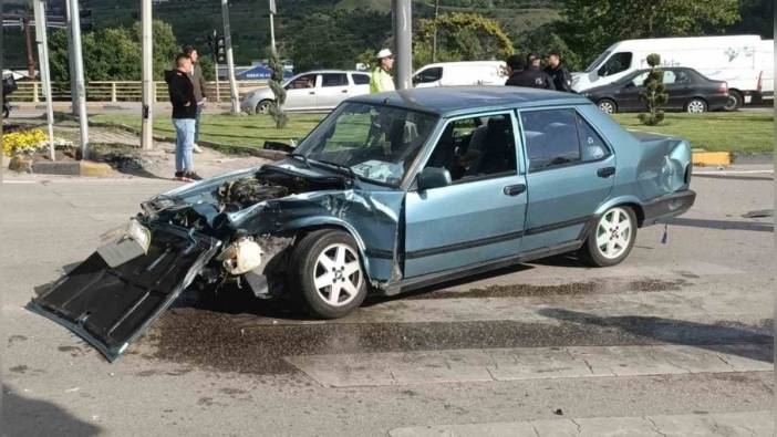 Karabük'te trafik kazası: İki kişi yaralandı