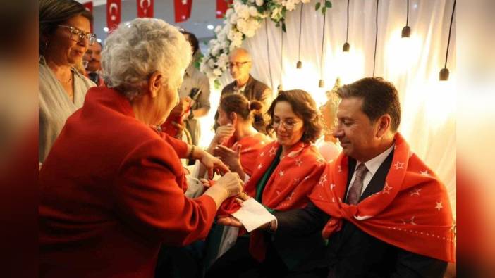 Muğla Büyükşehir Belediye Başkanı Aras ve Menteşe Belediye Başkanı Köksal Aras'ın kına gecesi