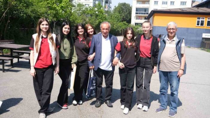 Bursa'da liseli gençler huzurevi sakinleriyle buluştu: Nesiller arası etkileşim