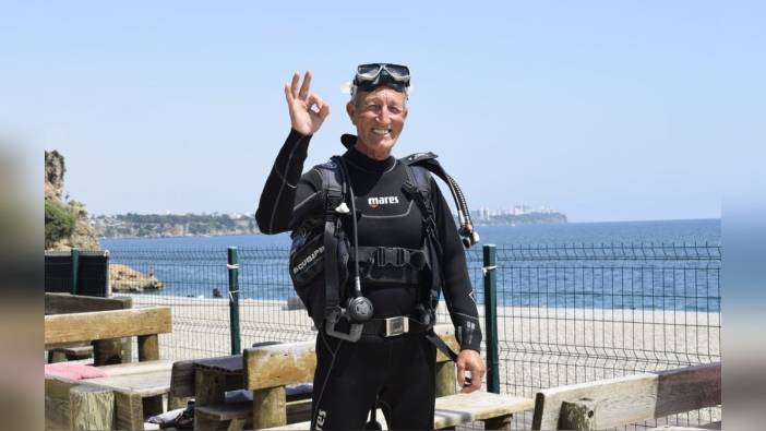 Antalya'da 73 yaşında uzman dalgıç: Su altı rehberliği yapıyor