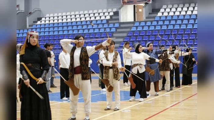 EBYÜ okçuluk takımı Bayburt'ta ikinci oldu