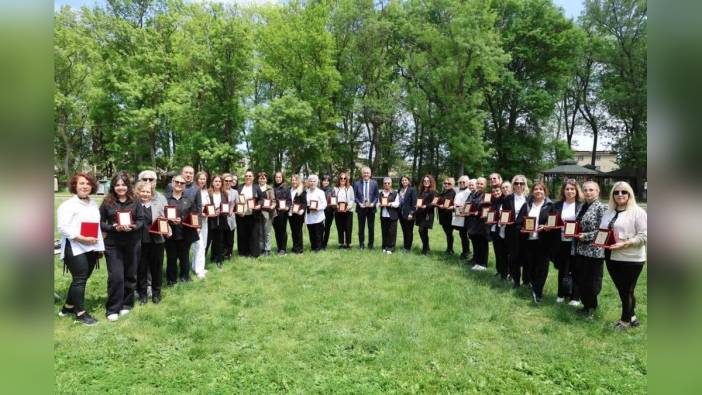 Atakum Belediyesi Cumhuriyet Kadınları Bandosu'na plaket