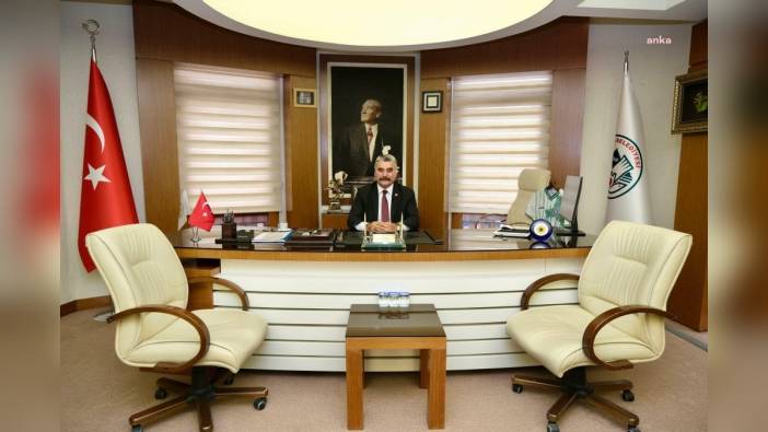 Giresun Belediye Başkanı Köse, makamını Engelliler Haftası'nda engelli meclis üyesi Konal'a devretti