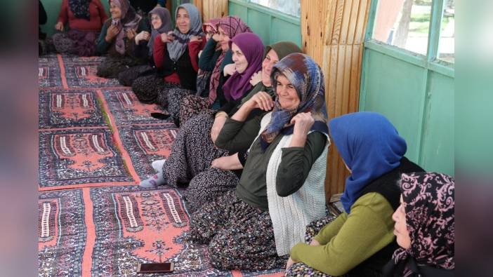 Makü'den Türkiye'nin ilk köy üniversitesi projesi: 2 ayda 600 köylüye eğitim verildi