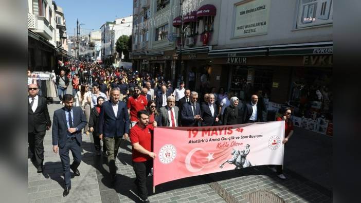 Eyüpsultan'da 19 mayıs coşkusu: Gençlik yürüyüşü düzenlendi