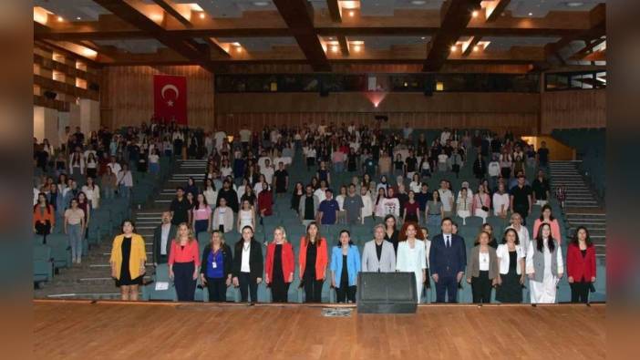 Muğla'da Hemşirelik Sempozyumu: Sağlık politikalarının etkisi ve hemşirelerin sağlığı ele alındı