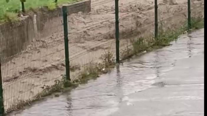 Osmaniye'de sel: Yedi araç dereye kapıldı