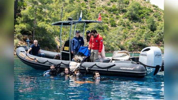 Göcek koylarında Dünya İklim Günü kapsamında su altı temizliği