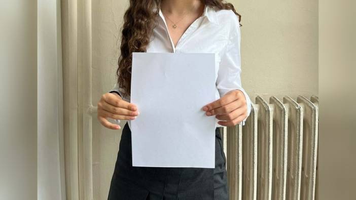 İzmir Şehir Hastanesi'nden Doç. Dr. Özyurt: Sosyal medya gençlerde yeme bozukluğuna yol açabilir