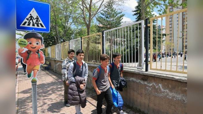 Talas Belediyesi: Okul geçitlerine özel tasarım levhalar
