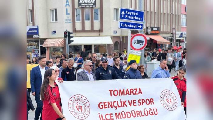 Tomarza'da 19 Mayıs Atatürk'ü Anma ve Gençlik ve Spor Bayramı coşkuyla kutlandı