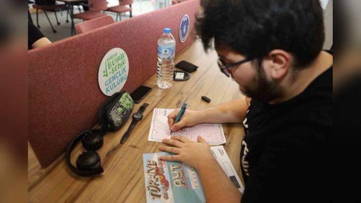 Bursa Büyükşehir Belediyesi'nden ücretsiz AYT denemesi: 1500 öğrenci katıldı