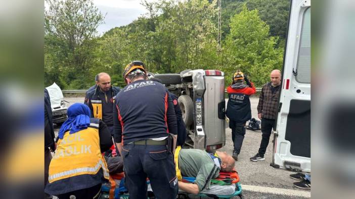 Zonguldak'ta trafik kazası: İki araç çarpıştı, biri devrildi