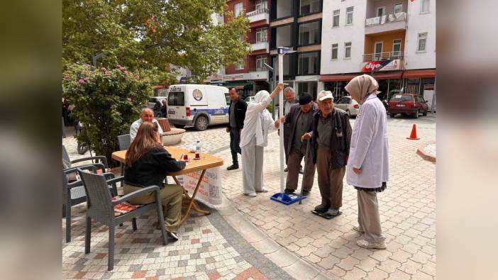 Kütahya Hisarcık'ta sağlıklı yaşam projesi: Boy ve kilo ölçümleri yapılıyor