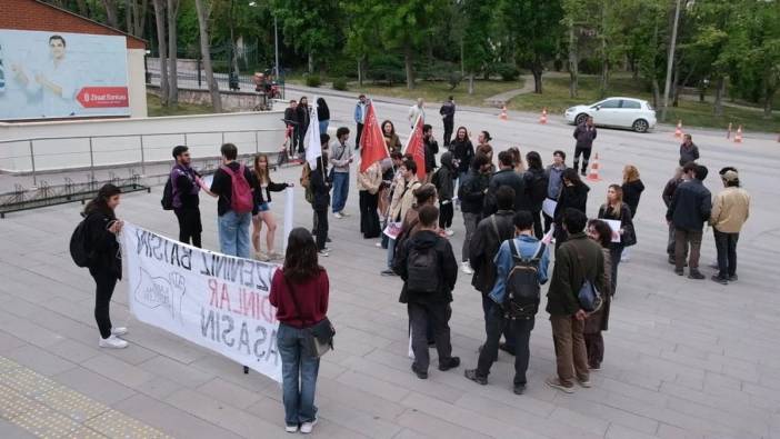 Anadolu Üniversitesi'nde aile sempozyumu protesto edildi: Öğrencilerden tepki