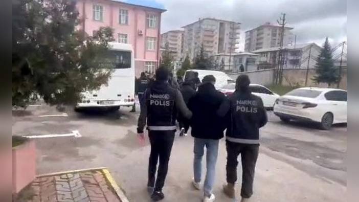 Sivas polisi uyuşturucu operasyonu düzenledi: 8 kişi tutuklandı
