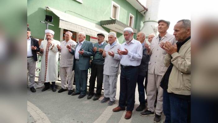 Hisarcık'ta 19 hacı adayı kutsal topraklara uğurlandı