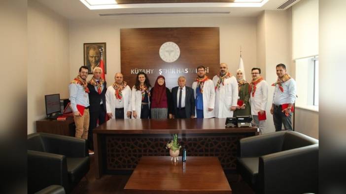 Kütahya Şehir Hastanesi'ne teşekkür ziyareti: Başkan Namaz, sağlık çalışanlarına plaket takdim etti