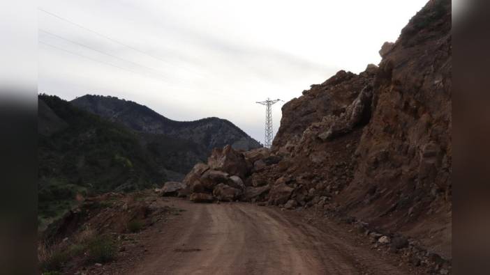 Erzurum'da heyelan: Kemerkaya Mahallesi yolu ulaşıma kapandı