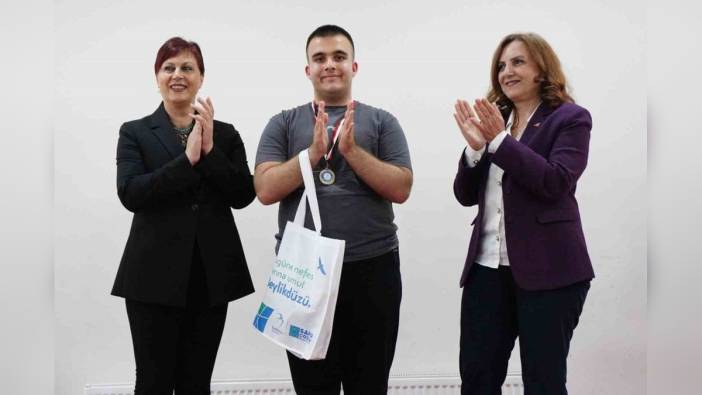 Beylikdüzü Belediyesi'nden özel bireylere masa tenisi turnuvası: Şampiyon Ege Ünal