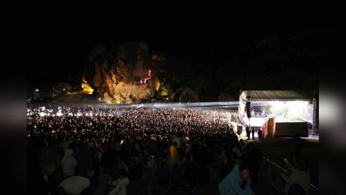 Afyonkarahisar'da Yaşayan Miras Festivali: Ekin Uzunlar, Frig Vadisi'nde konser verdi
