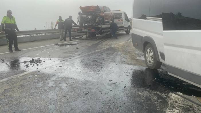 Gemlik'te Kaza: İşçi servisi ve otomobil çarpıştı, 12 yaralı