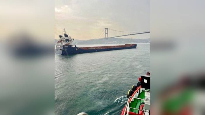 İstanbul Boğazı'nda Kuru Yük Gemisi Arızalandı: AZOV FORWARD, Ahırkapı'da Demirledi