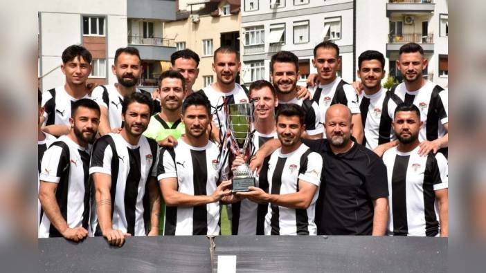 Manisaspor, şampiyonluk kupasına kavuştu: Namağlup sezonu taçlandırdı