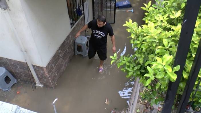 Bahçelievler'de su baskını: 'Belediyeyi defalarca aradım'