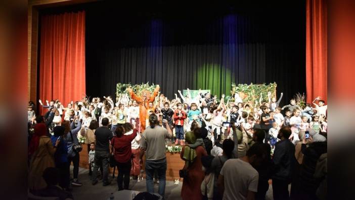 Başiskele'de çocuklar 'Orman Şarkısı' müzikaliyle coştu: Doğa sevgisi ve çevre bilinci vurgulandı