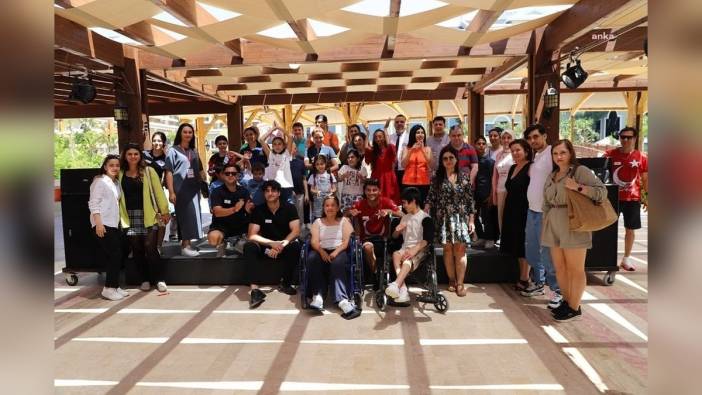 Menderes Belediyesi'nden engelliler haftası etkinliği: Pizza yapımı ve yüz boyama