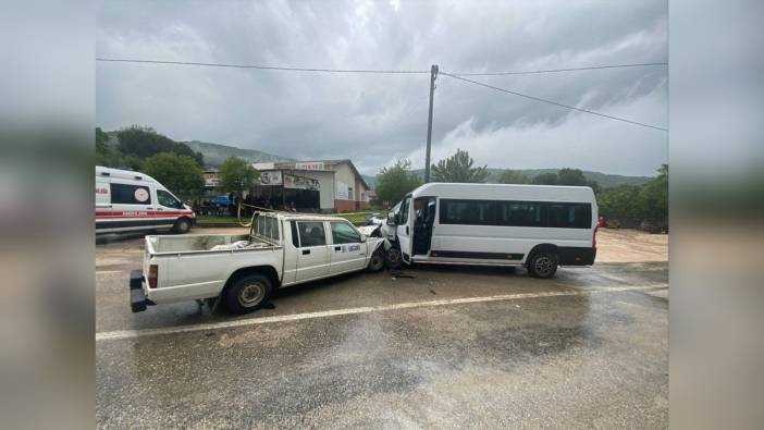 Karacabey'de trafik kazası: 1 ölü, 2 yaralı