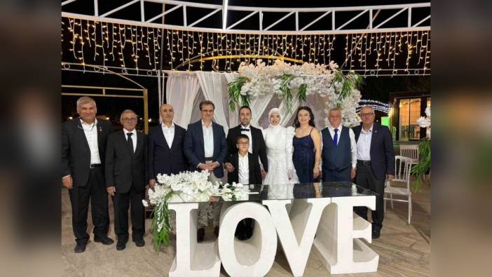 Salihli'de şehit kardeşinin düğünü: Murat Uyar ve Yıldız Yessimov dünya evine girdi