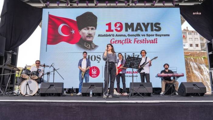 Keçiören Belediyesi'nden 19 Mayıs coşkusu: Gençlik festivali renkli görüntülere sahne oldu