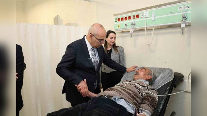 Ağrı Valisi Koç, Eğitim ve Araştırma Hastanesi'ni ziyaret etti: MR cihazı yeniden hizmet veriyor